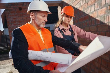 Nitelikli mühendisler inşaat sürecine tamamen daldırılıyor