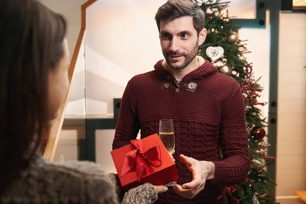 Young man surprise his girlfriend for Christmas — Stock Photo, Image