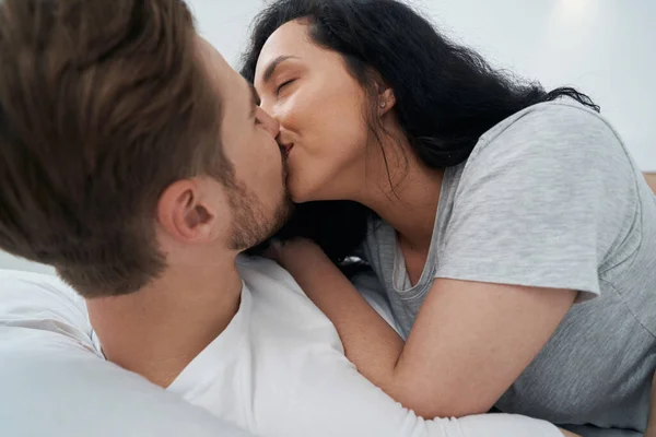 Woman Love Lying Man Bed Giving Him Kiss — Stock Photo, Image