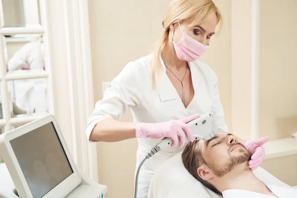 Caucasian Female Cosmetology Expert Making Skin Man Face Tighter Removing — Stock Photo, Image