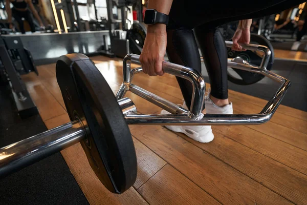 Cropped Photo Professional Weightlifter Lifting Plated Loaded Hex Bar Gym — Stock fotografie