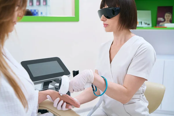 Patient Undergoing Photorejuvenation Procedure Skin Hands — Stock Photo, Image