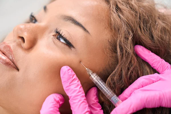 Young Woman Receives Botulinum Toxin Injections Beauty Health Clinic Patient — Stockfoto