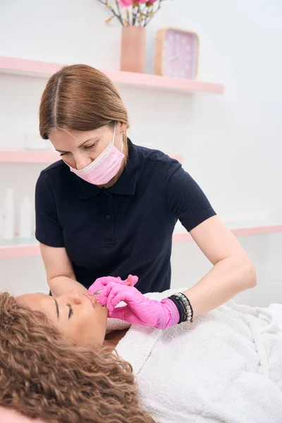 Specialist Dermatologist Performs Procedure Injection Facial Skin Rejuvenation Cosmetology Clinic — Stockfoto