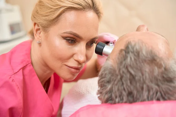 Attractive Female Dermatologist Oncologist Performs Examination Dermatoscope Consultation Doctor — Stok fotoğraf