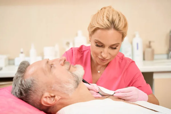 Woman Dermatologist Surgeon Removes Neoplasm Radio Wave Scalpel Clinic — ストック写真