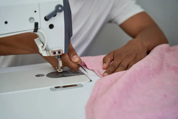 Cropped Head Close Male Hands While Holding Pink Fabric Dressmaking — 图库照片