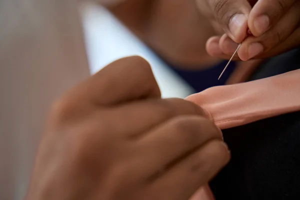 Close Cropped Head Top View Man Hands Holding Fabric Needle — 图库照片