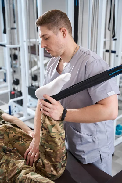 Military Doctor Work Modern Rehabilitation Center Takes Care Restoring Health — Fotografia de Stock
