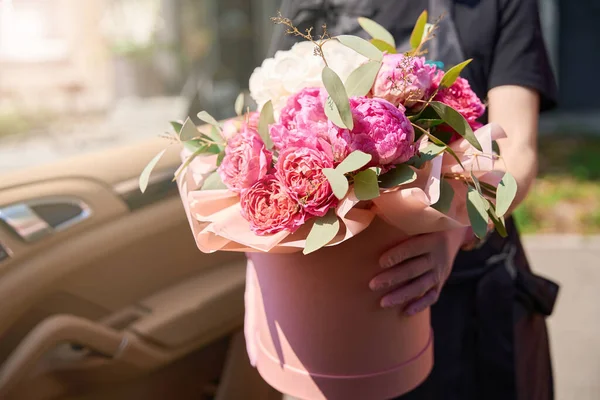 Close Woman Hands Holding Luxurious Bouquet Flowers Box Passing Car — Photo