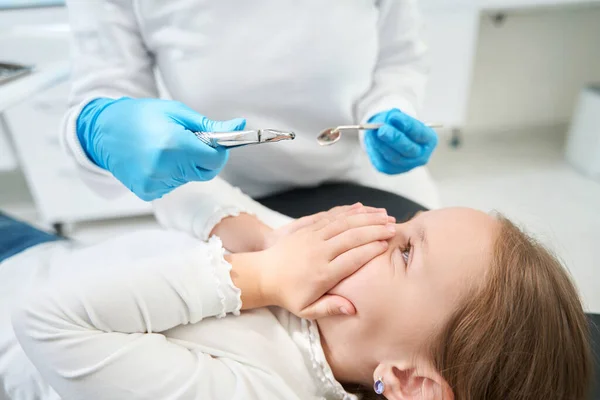 Little Girl Covering Her Mouth Hands Presence Doctor Dental Mirror — Stock Photo, Image