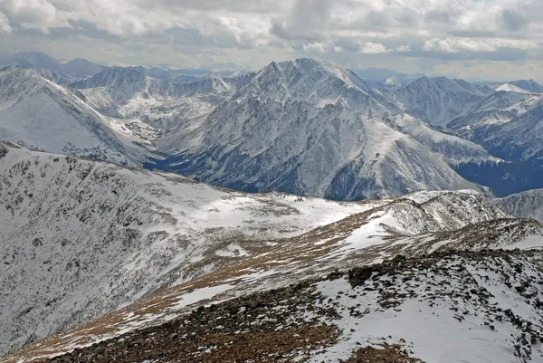 Snow capped peaks in the Rocky Mountains, USA — Stock Photo, Image