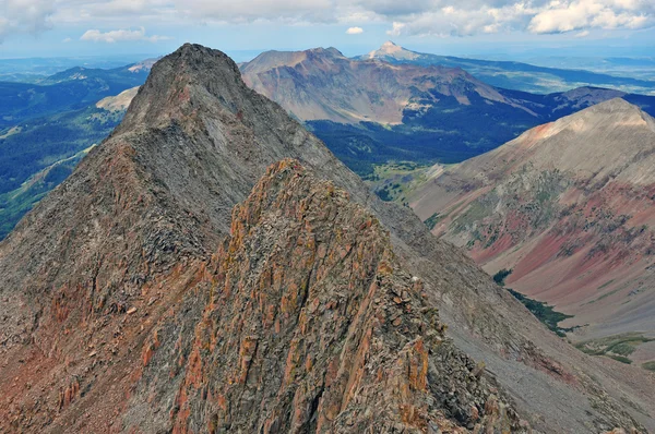 El diente peak sett från mount wilson, klippiga bergen, colorado — Stockfoto