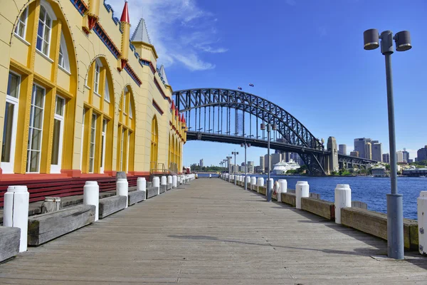 Sydney harbour bridge és a város városkép, sydney, Ausztrália — Stock Fotó