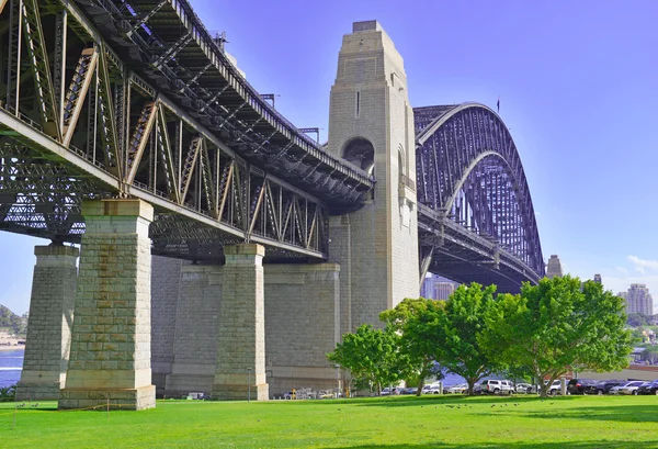 Sydney harbour bridge en stad skyline, sydney Australië — Stockfoto