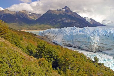 perito moreno Buzulu ve dağ manzarası, Patagonya Arjantin