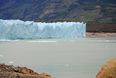 perito moreno Buzulu ve dağ manzarası, Patagonya Arjantin