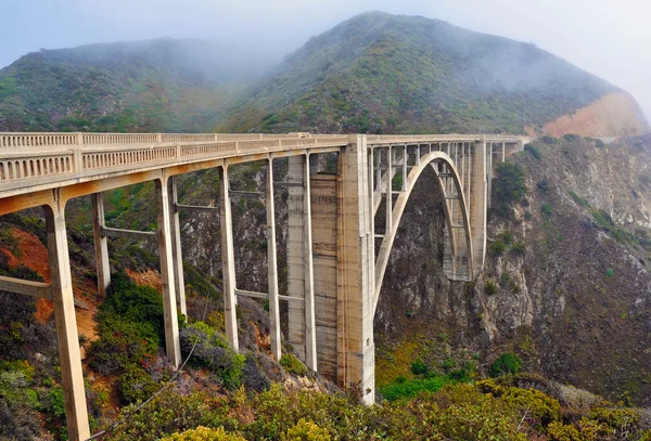 Bixby most, autostrady wybrzeże Pacyfiku w big sur, california — Zdjęcie stockowe