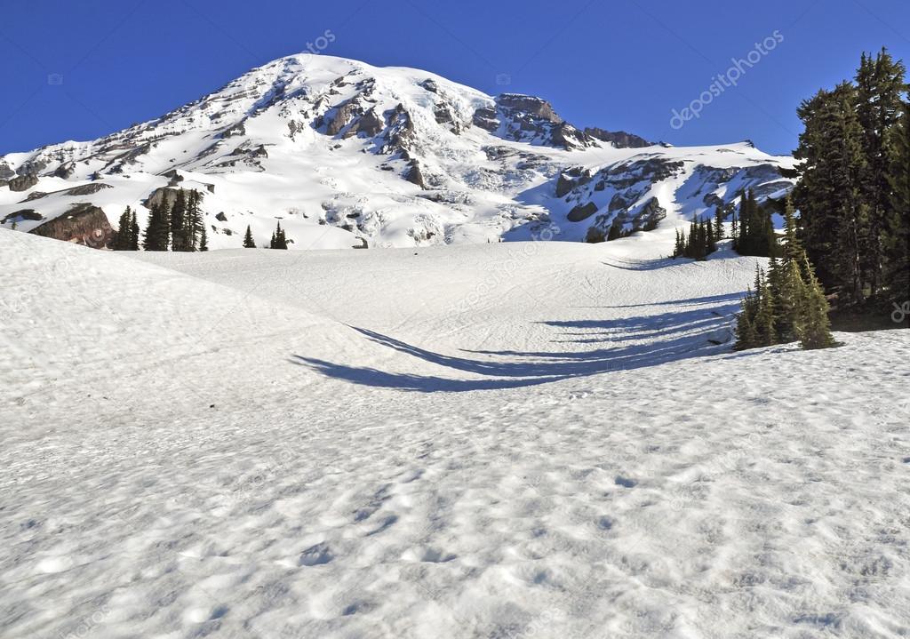 Mount Rainier, Cascade Mountains, Washington State, USA