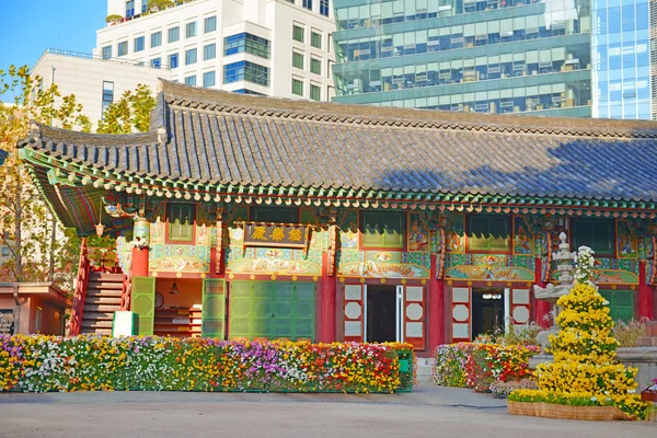 Traditionelle und moderne Architektur in seoul, Südkorea — Stockfoto