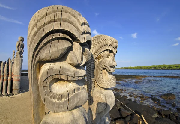 Ki'i carving på pu' uhonua o honaunau — Stockfoto