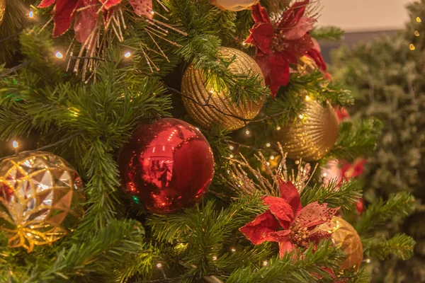 圣诞节的装饰和庆祝活动 新年派对 圣诞灯和装饰品礼物 圣帕特里克节 — 图库照片