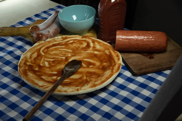 Pizza Caseira Com Queijo Molho Tomate Comida Típica Italiana Cozinhar — Fotografia de Stock