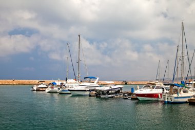 Özel yat ve eski liman. Yunanistan. Girit. Chania