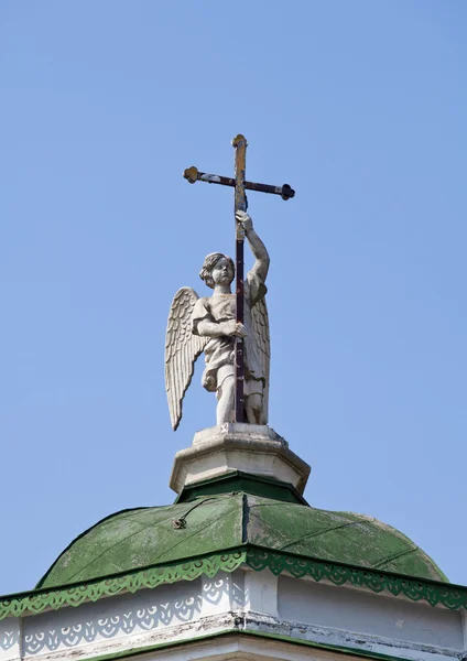A cruz na cúpula da Igreja. Kuskovo Estate. Moscovo. Rússia — Fotografia de Stock