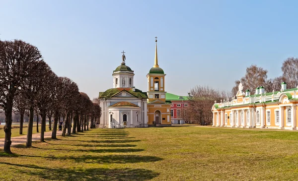 Panorama z widokiem Kościoła. kuskovo nieruchomości. Moskwa. Rosja — Zdjęcie stockowe