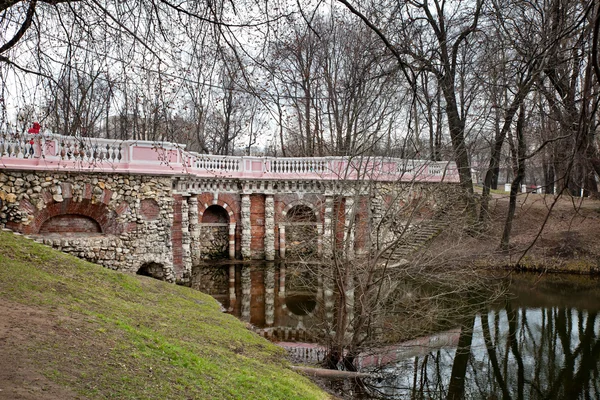 Lefortovo Park. Visninger af grotte Rastrelli. Moskva. Rusland - Stock-foto