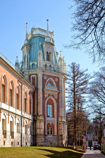 "Tsaritsyno "gård. Tårnet i det store palads - Stock-foto