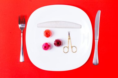 Manikür aksesuarları plaka üzerinde