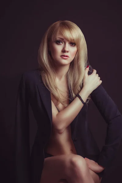 Piękna blondynka dziewczyna — Zdjęcie stockowe