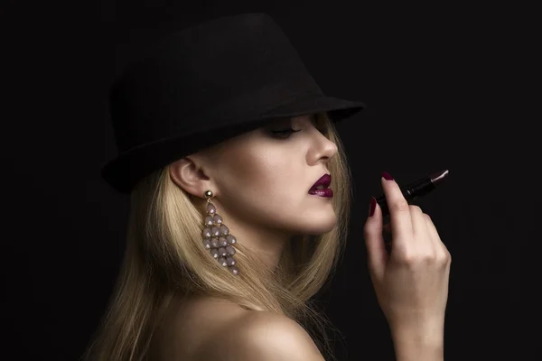 Woman wearing hat with  lipstick — Stock Photo, Image