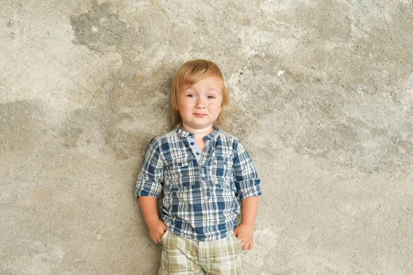 Portrait of a cute toddler boy — Stock Photo, Image