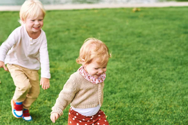 Outdoor Portrait Adorable Happy Children Playing Together Running Each Other — Stock Photo, Image