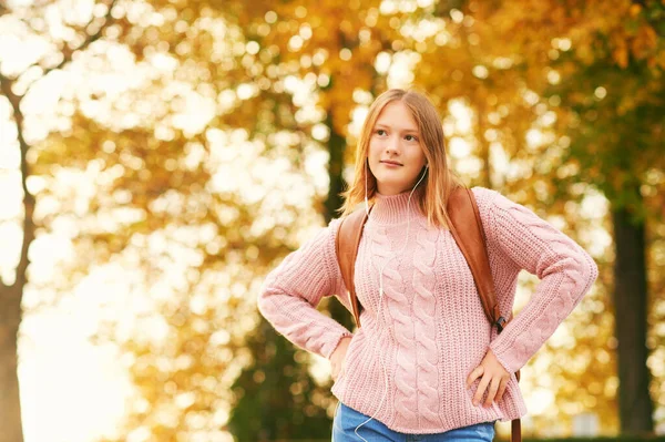 Outdoor Portret Van Jong Tienermeisje Met Rugzak Onderwijs Terug Naar — Stockfoto