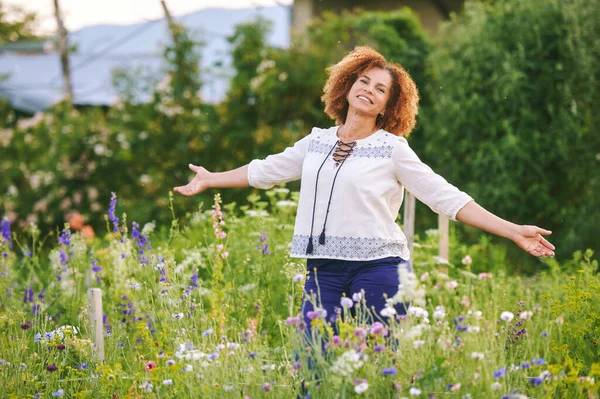 Outdoor Portrait Beautiful Year Old Woman Enjoying Nice Day Flower — Stock Photo, Image