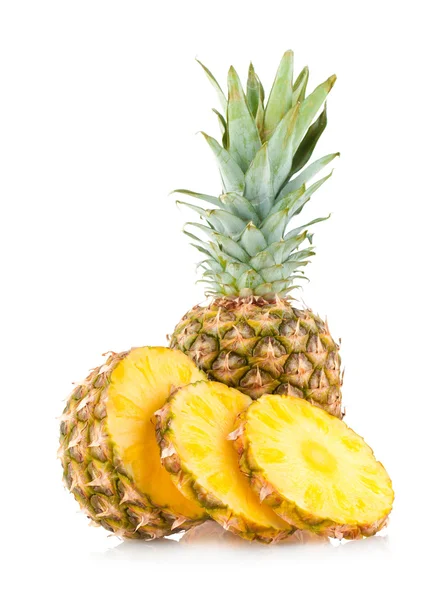 Ananas geïsoleerd — Stockfoto