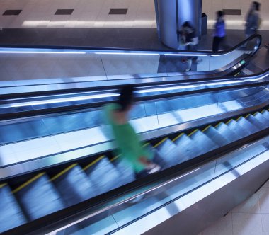 Asansörde alışveriş merkezleri