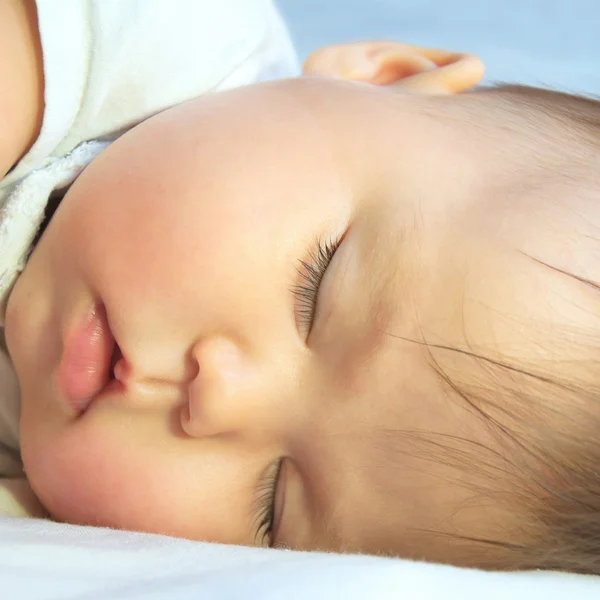 Retrato de bebé durmiendo — Foto de Stock