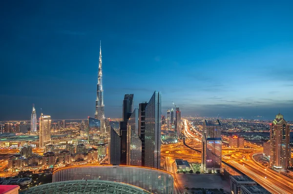 Бурдж Халіфа вночі. найвищою будівлею в світі в Дубай, Об'єднані Арабські Емірати Стокове Зображення