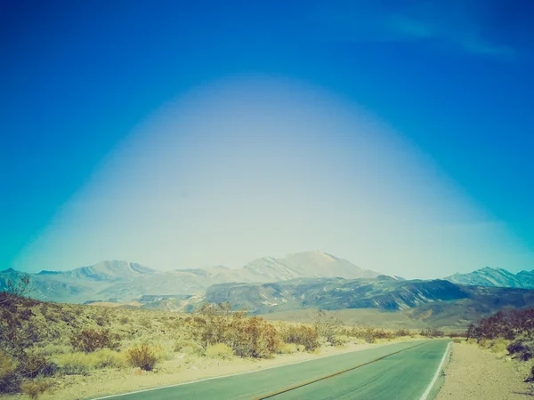 Retro vzhled zabriskie point v death valley — Stock fotografie