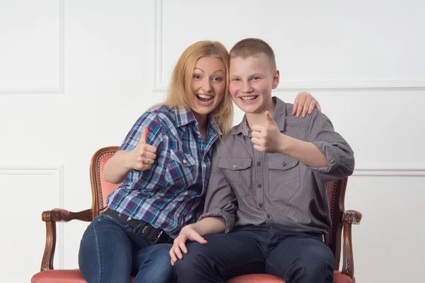 Mother and son teenager — Stock Photo, Image