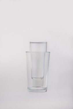 şeffaf cam kadehler kümesi