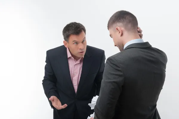Boss angry with young employee — Stock Photo, Image