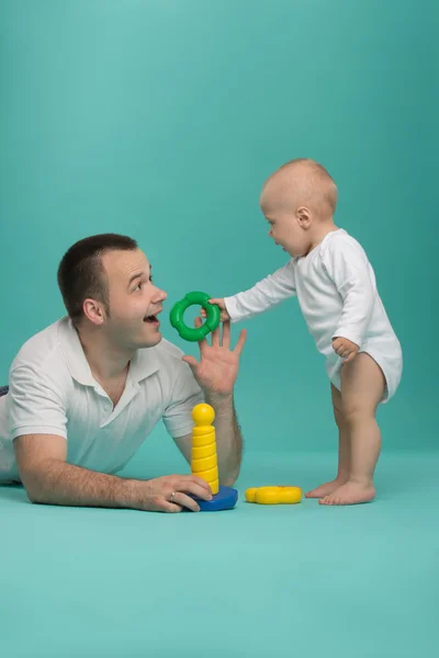 Père jouer avec fils — Photo