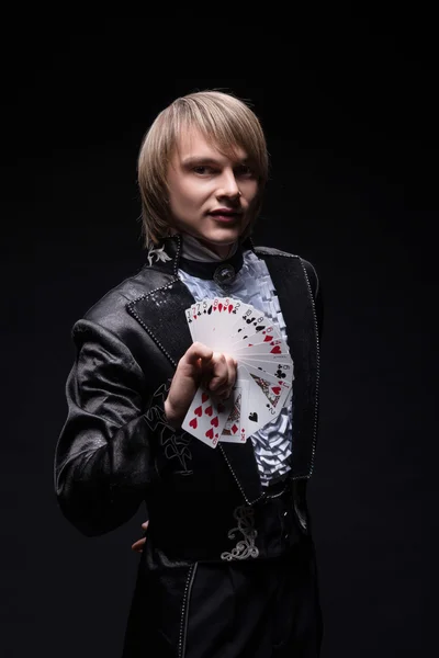 Volmaakte beheersing van goochelaar — Stockfoto