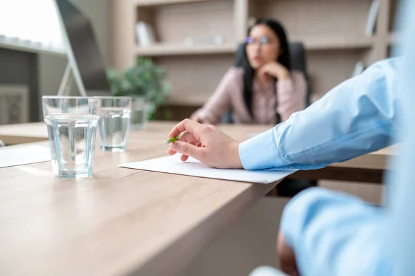 Reunión de negocios en la oficina — Foto de Stock